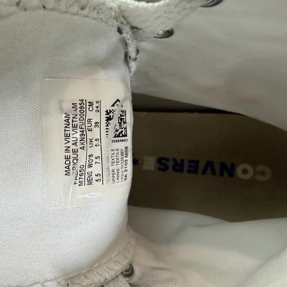 Converse High-Tops - Picture 7 of 9